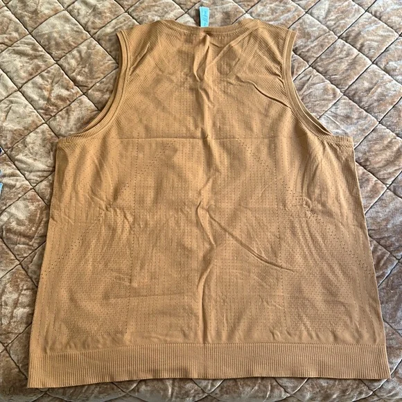 Athleta Muscle Tank - Picture 3 of 3